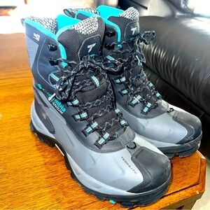 Powderhouse Titanium Omni-Heat 3D Outdry Boots Women's Size 7.5 US 38.5 EU